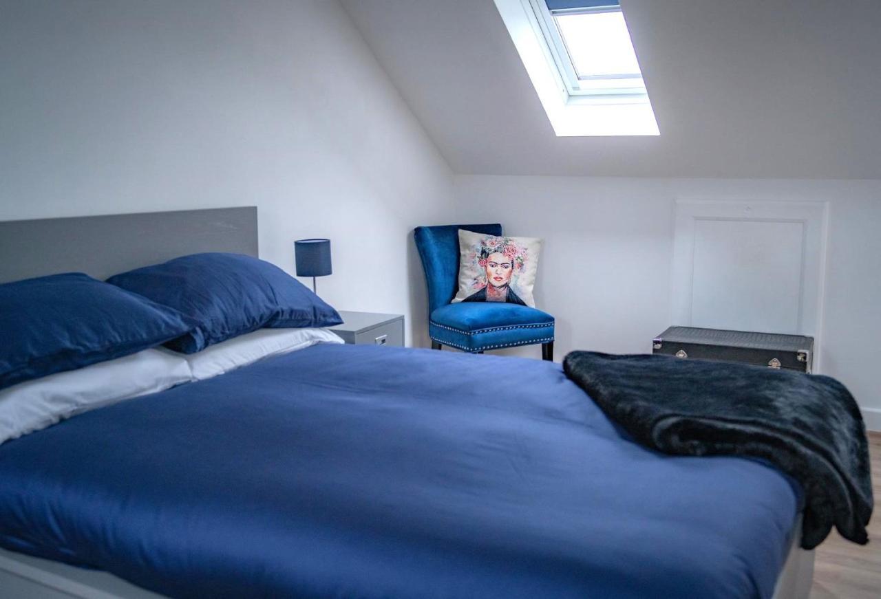 The Red House Modern Stylish Home From Home Walking Distance To Cardiff Bay And City Centre With Parking Dış mekan fotoğraf